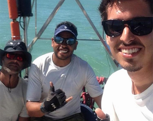 Brasileiros durante embarcação em 2017 (Foto: Divulgação | Facebook)